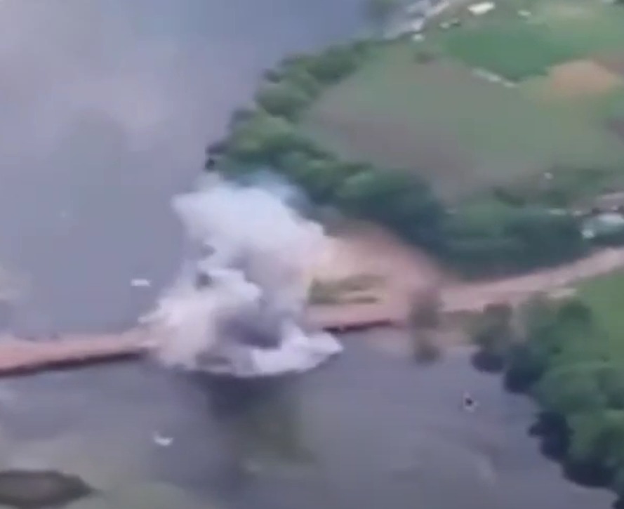 Ukrainian Air Force Destroys Russian Bridges and Pontoon Crossings in Kursk Region