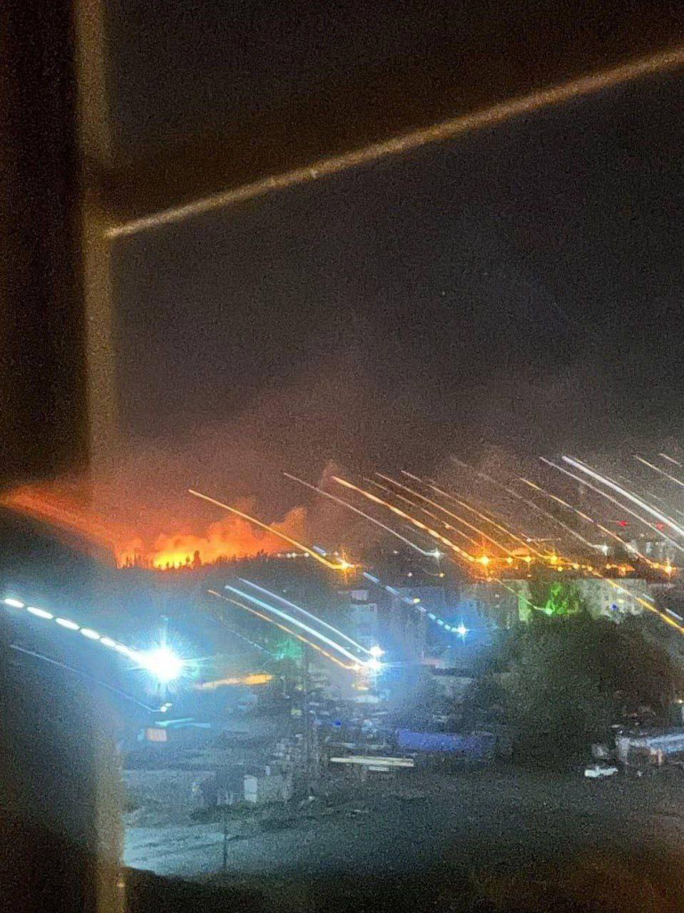 У Волгограді сталася пожежа на місцевому НПЗ після атаки БпЛА. 19 серпня. Джерело: соцмережі