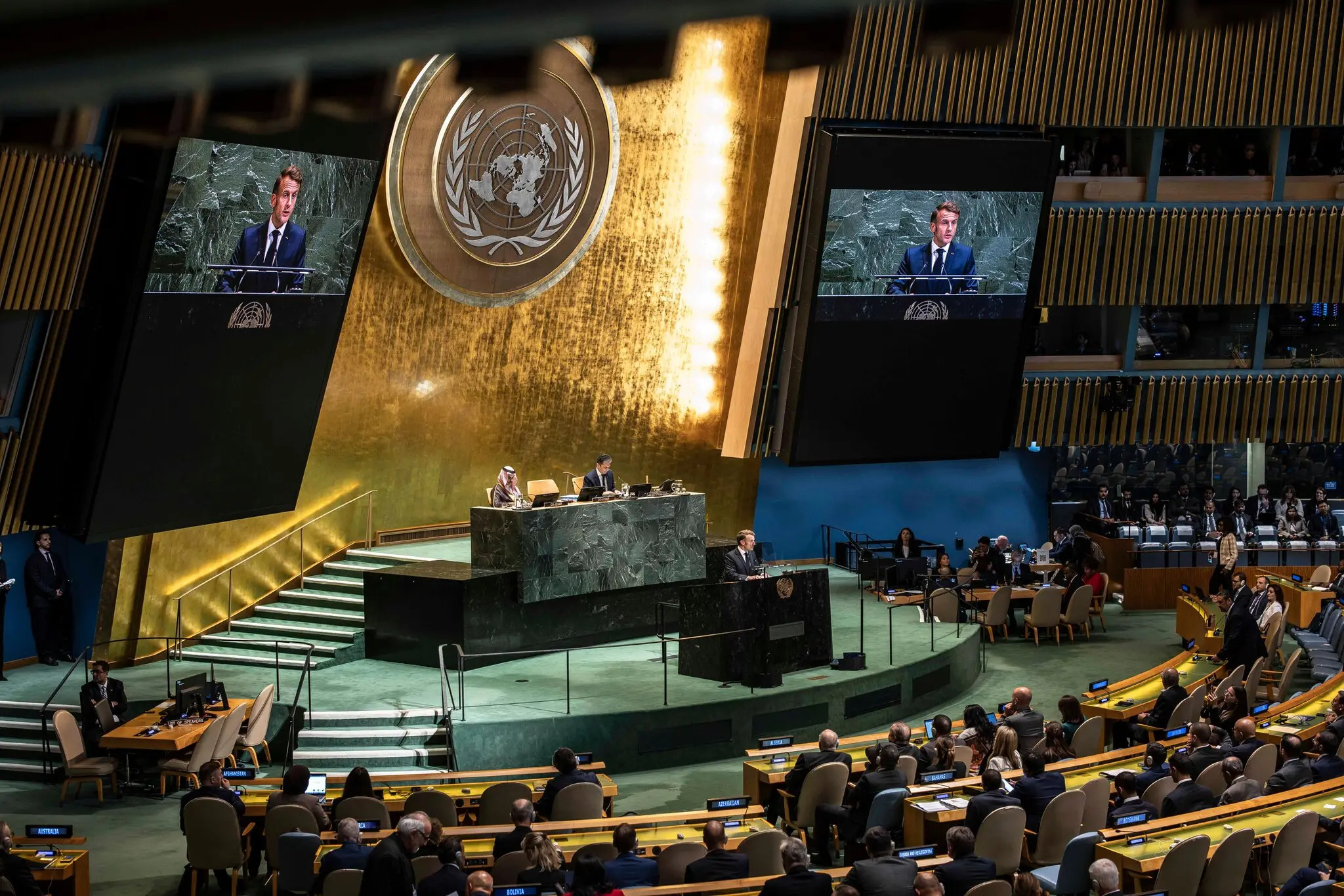 У США напередодні Генеральної асамблеї ООН виявили велику мережу серверів і SIM-карт, які могли порушити зв’язок у Нью-Йорку