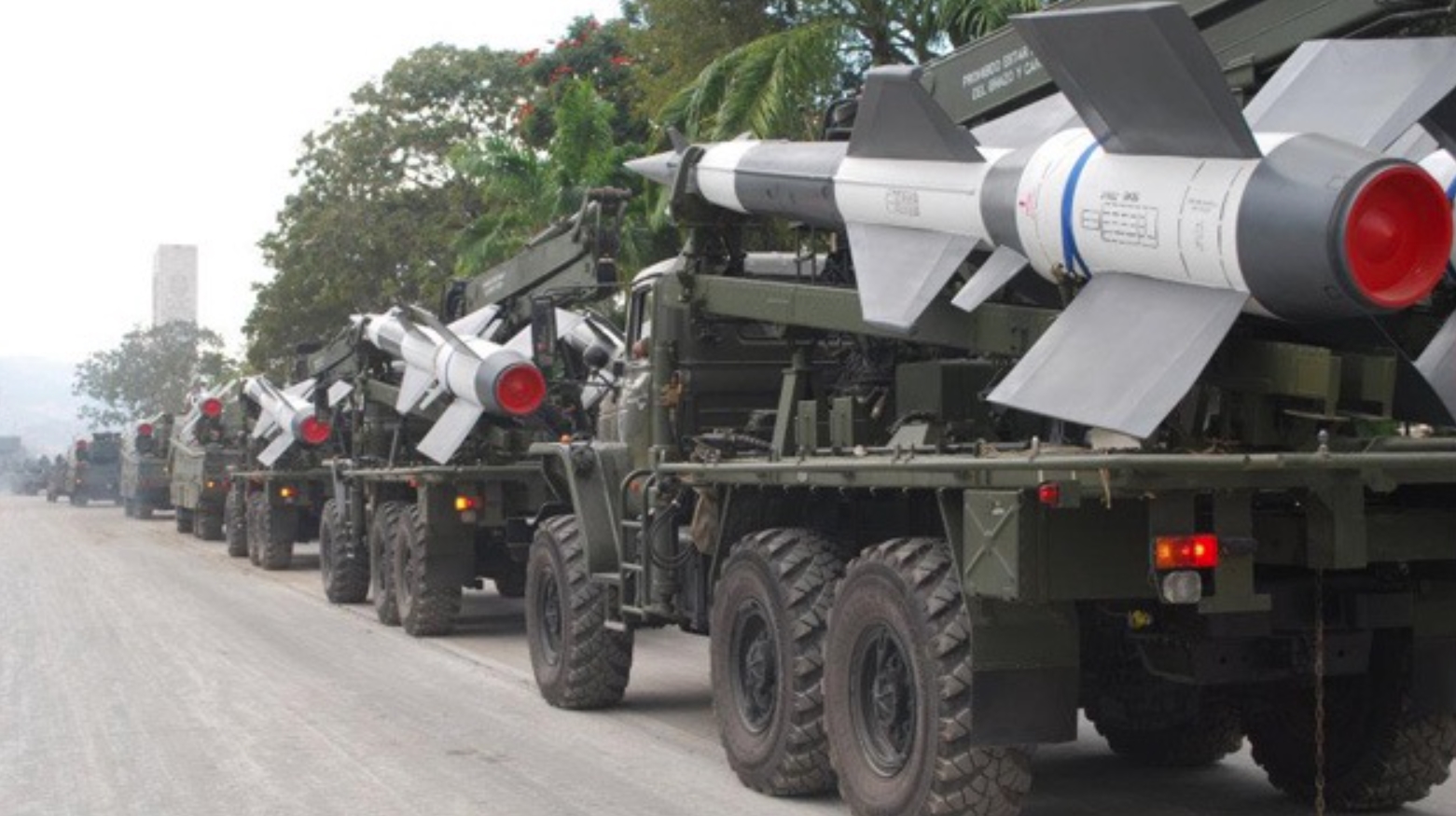 Венесуела на тлі загострення зі США показала тренування своєї ППО