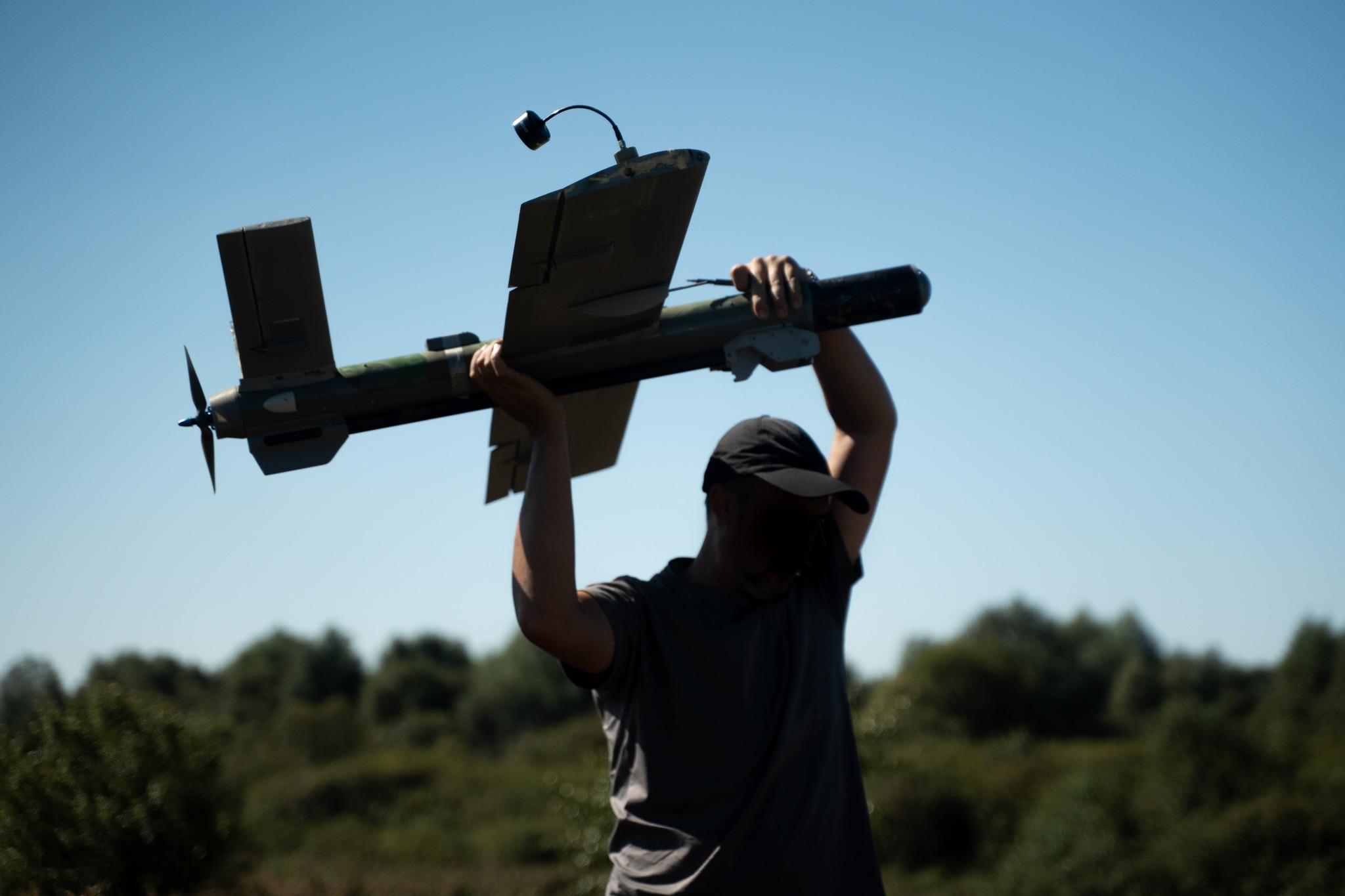 Дальність 40+ км: в Україні провели фінальні випробування дронів-камікадзе кластера Brave1