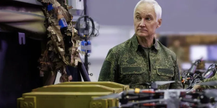 Міністр оборони РФ Андрій Бєлоусов у російському Центрі перспективних безпілотних технологій, жовтень 2024. Фото: Міноборони РФ