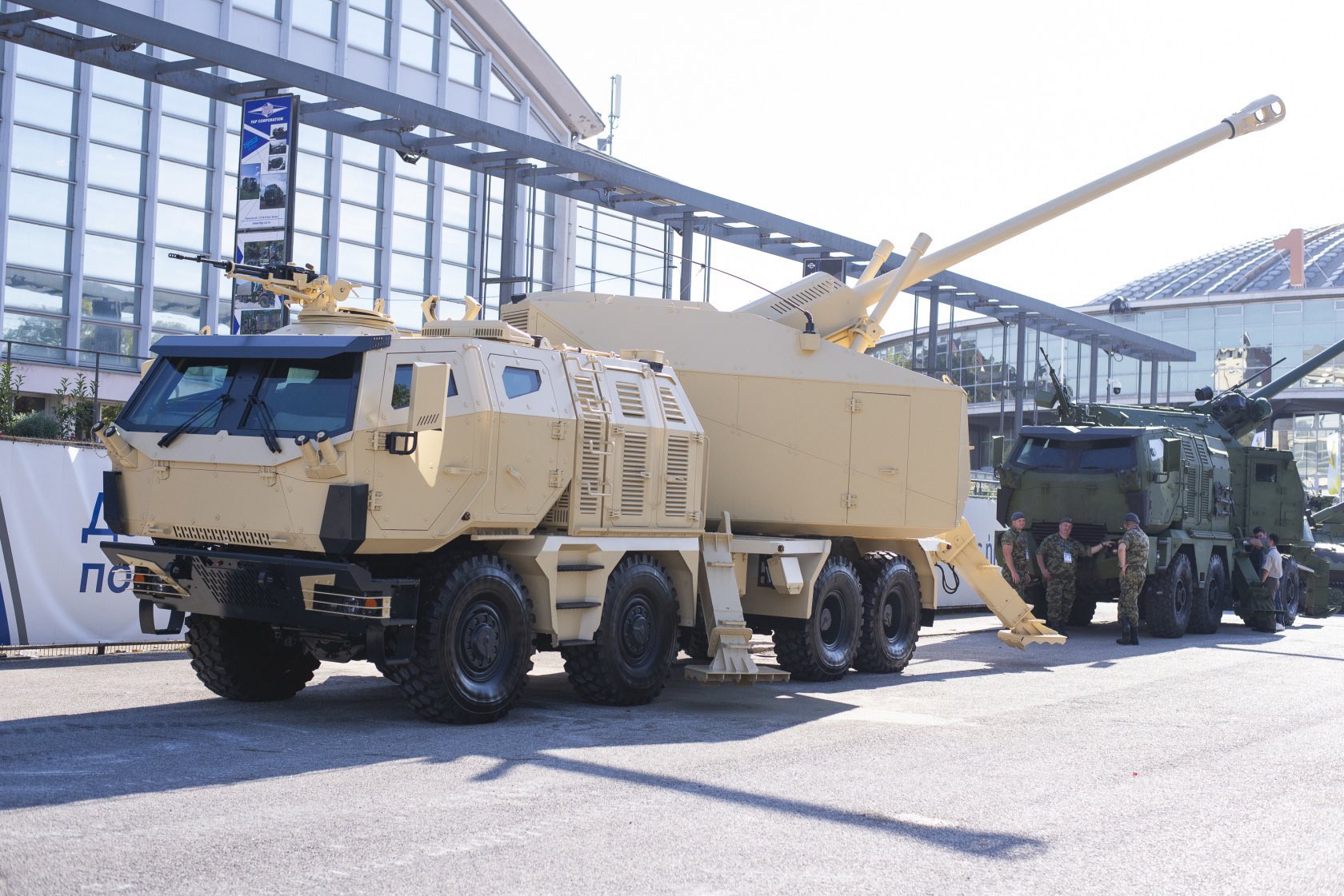 САУ Nora-B52 NG на шасі Tatra Force 8×8. Вересень 2025 року. Фото: Obrisan korisnik