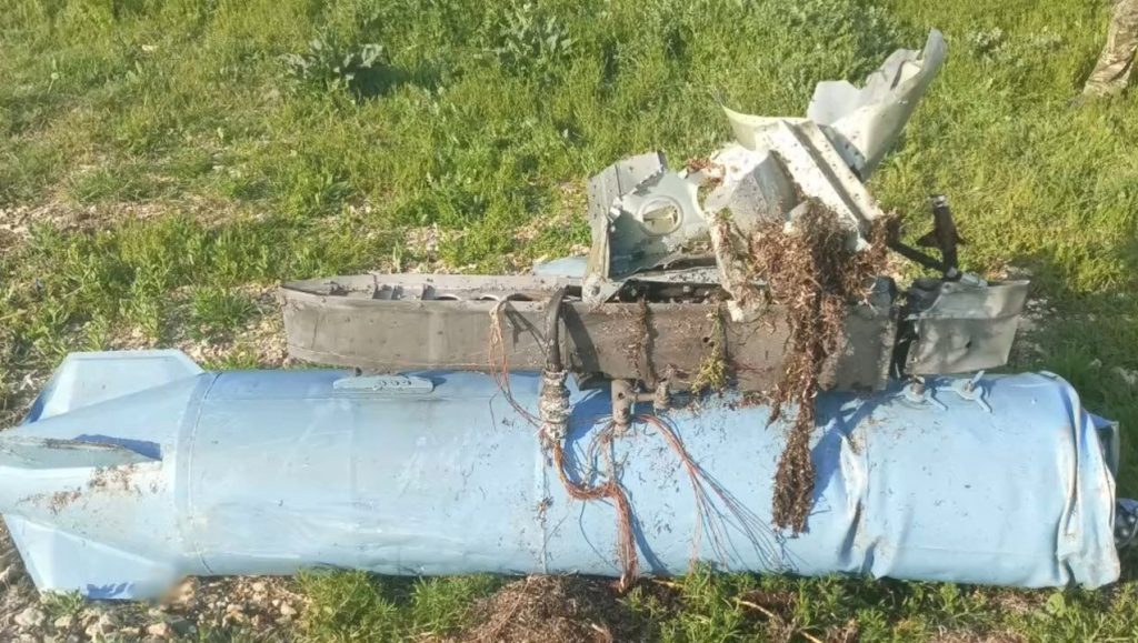 Піднятий з дна підвісний паливний бак ПТБ-500 гелікоптера Ми-24ВП, 11 квітня 2024.