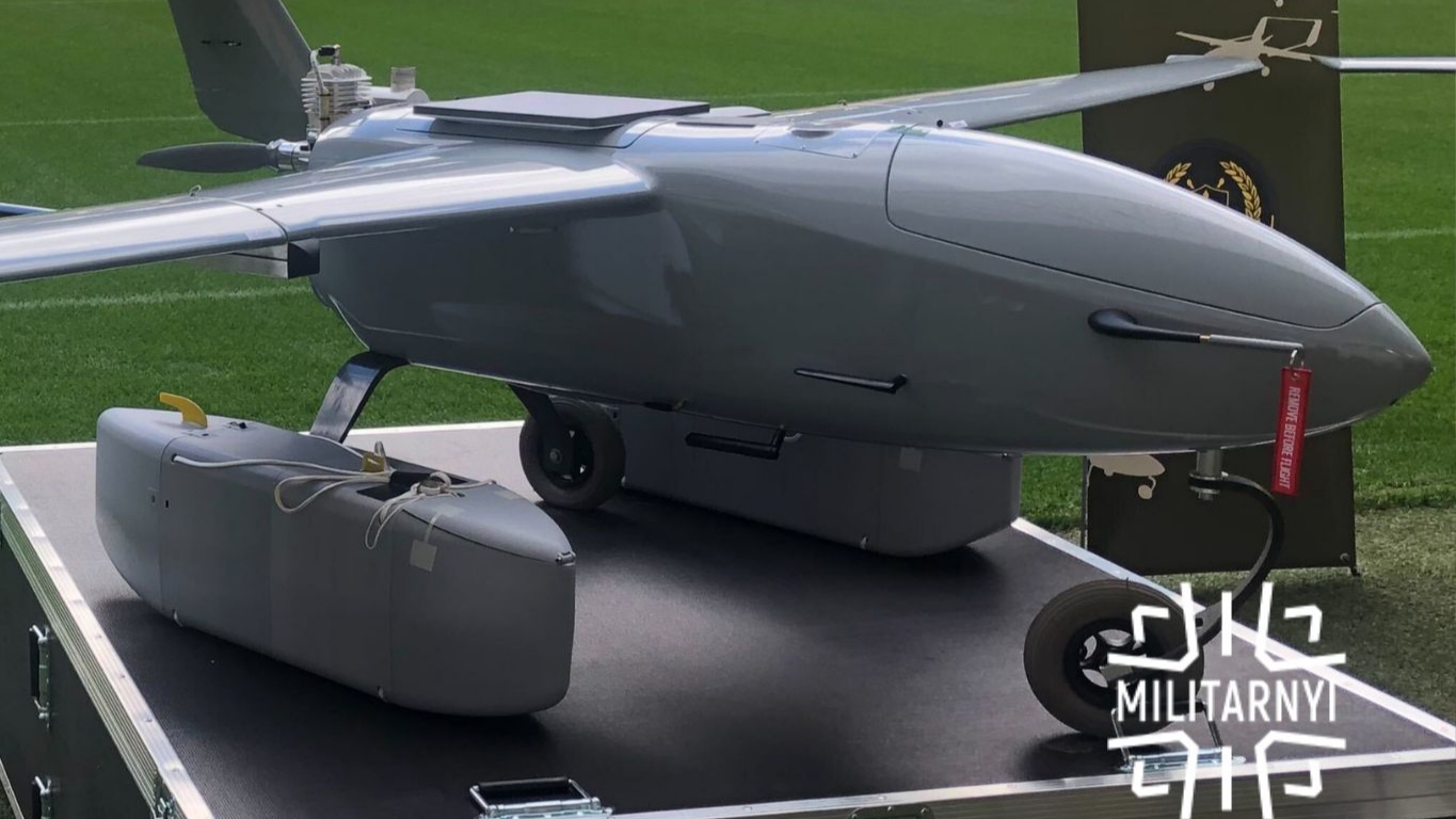 Камікадзе та бомбардувальник: в Україні представили БпЛА Cargo
