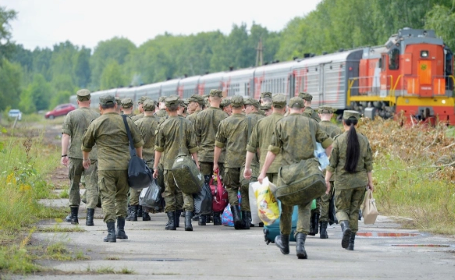 Russia Signs Decree on 135 Thousand Recruits