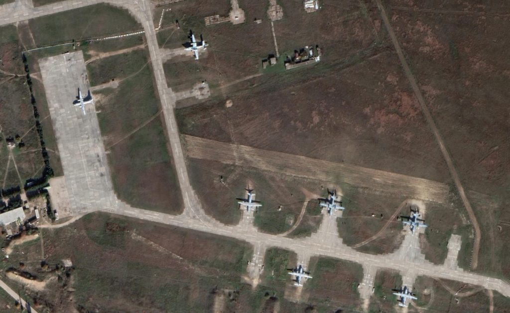 Літаки Бе-12 на аеродромі Кача, Крим. Фото: Google Earts 