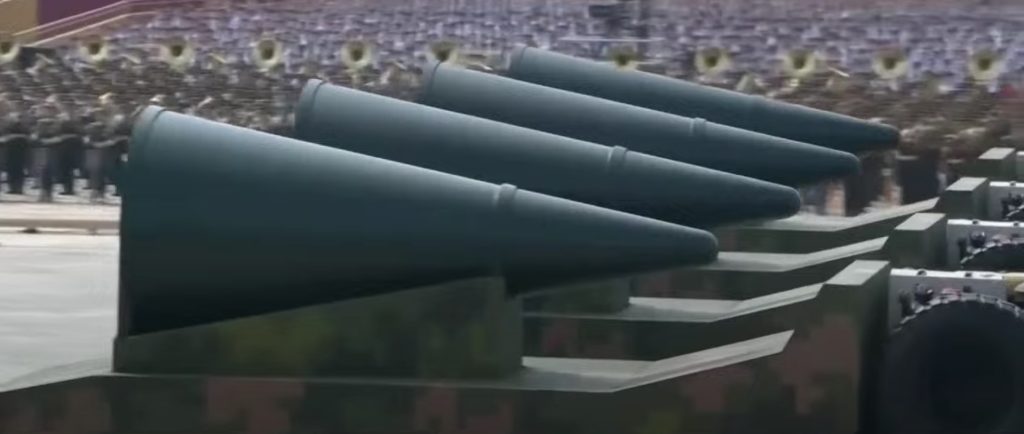 Макети бойових части до МБР DF-5C. Фото CCTV