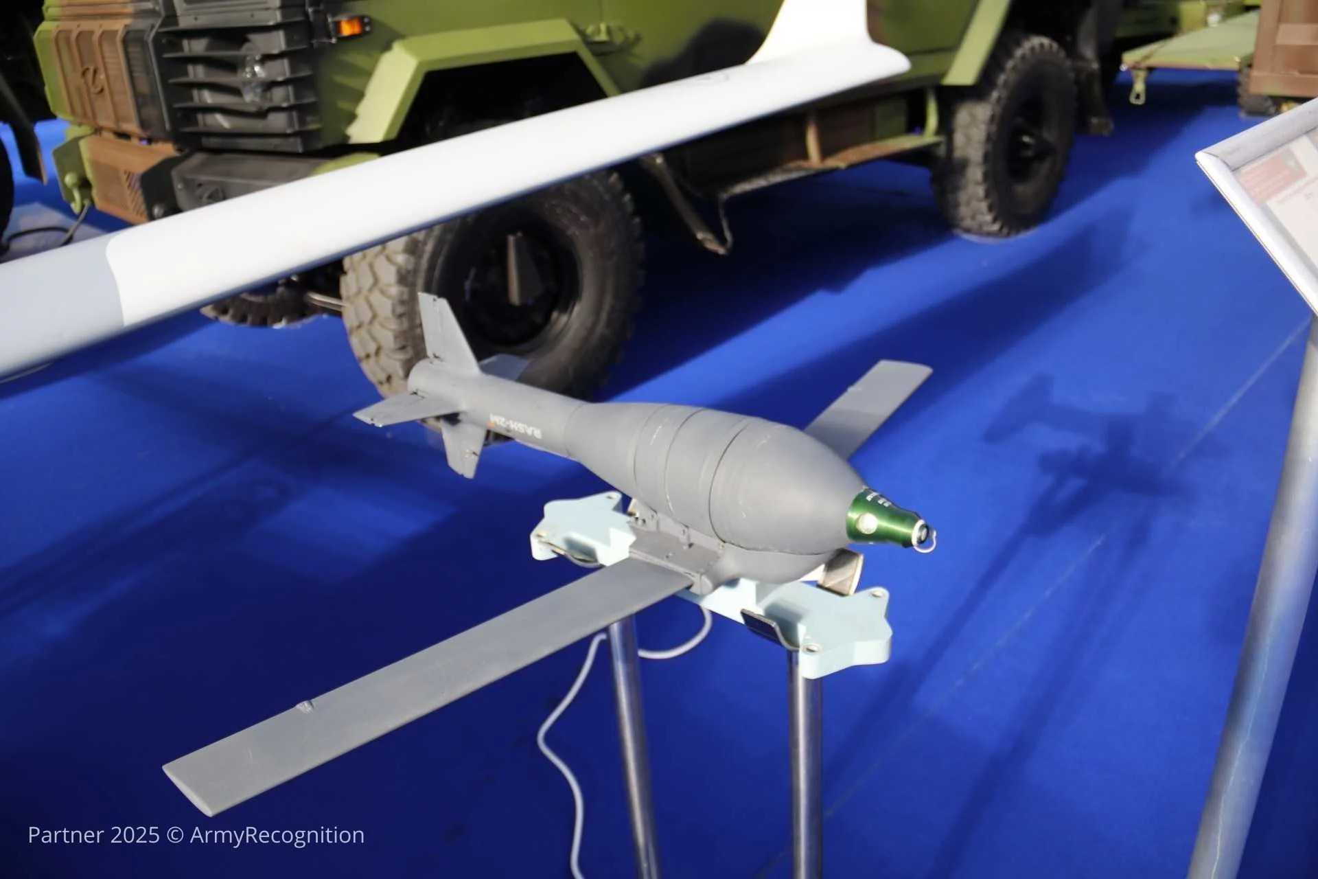 Сербська плануюча 120мм міна. Вересень 2025 року. Фото: Army Recognition