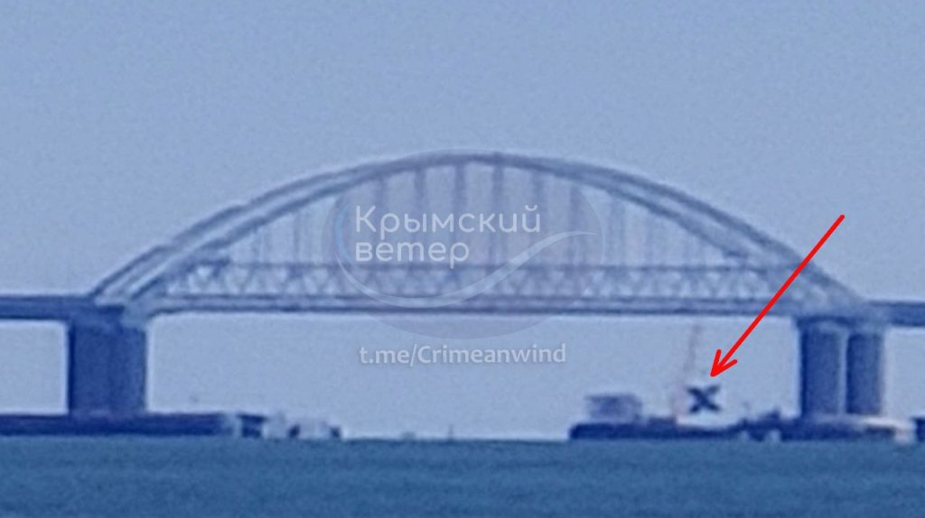 Загородження проти морських дронів. Фото Крымский ветер