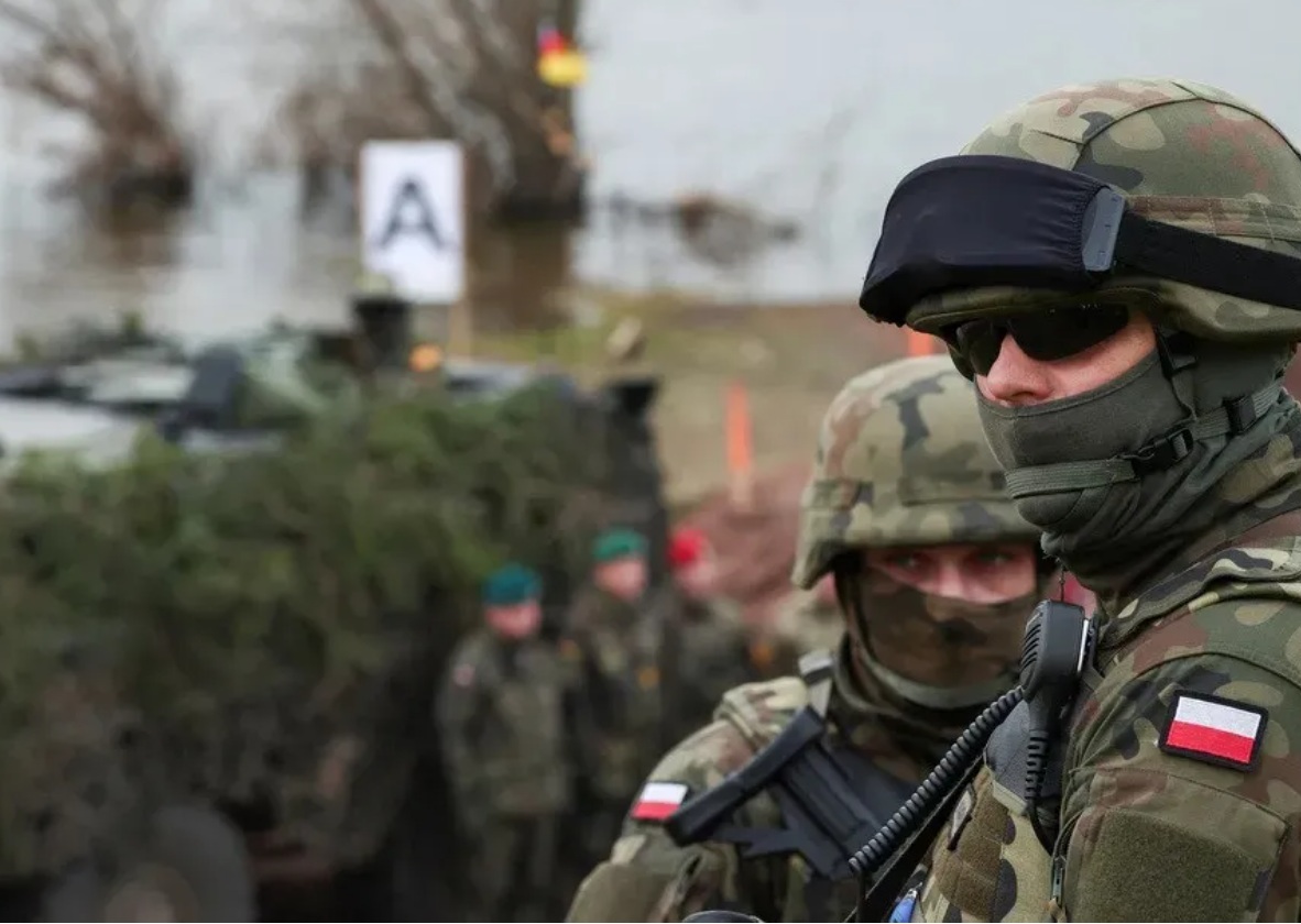 Польські війська можуть отримати право самостійно збивати дрони РФ