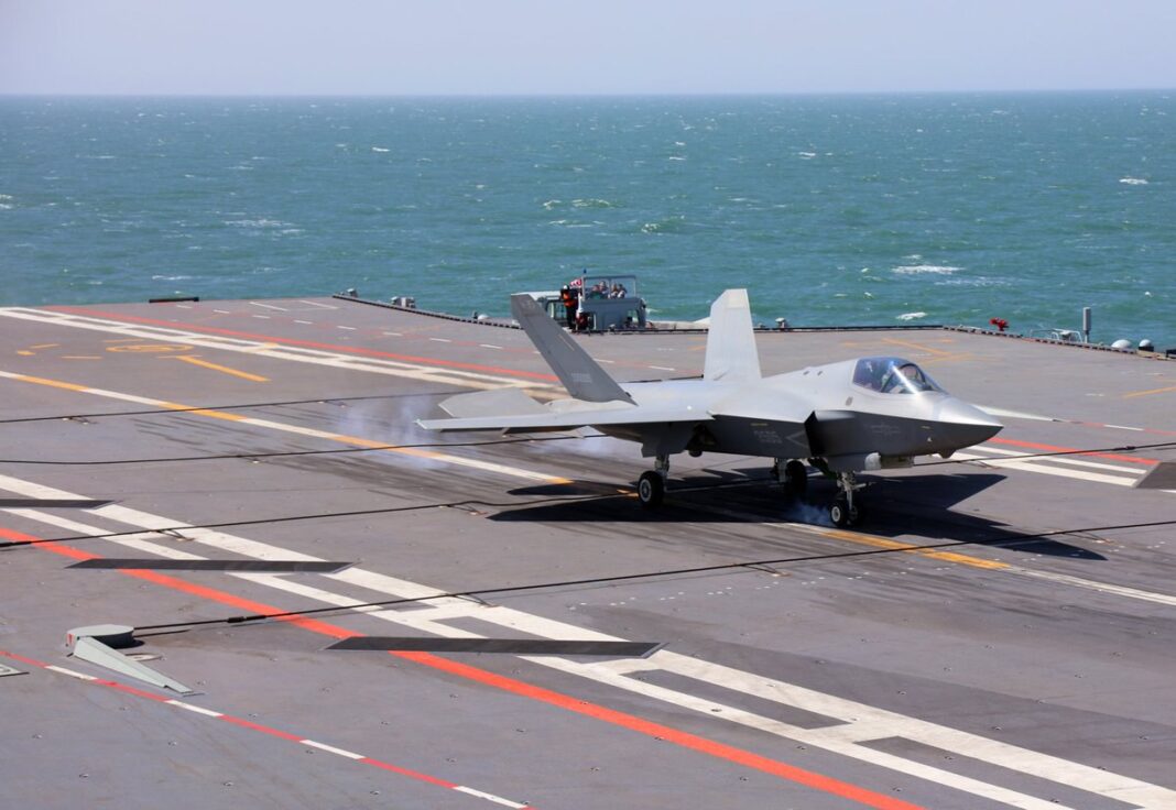 A J-35 fighter jet lands on the deck of the Chinese aircraft carrier Fujian. Photo credits: Defence Blog