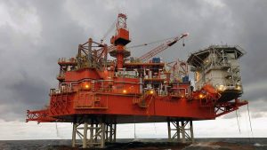 Two Russian Fighter Jets Fly at Low Altitude Over Polish Oil Platform