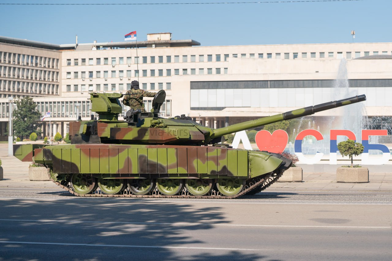 Side view of the M-84AC3 tank. Photo credits: AviaKurs