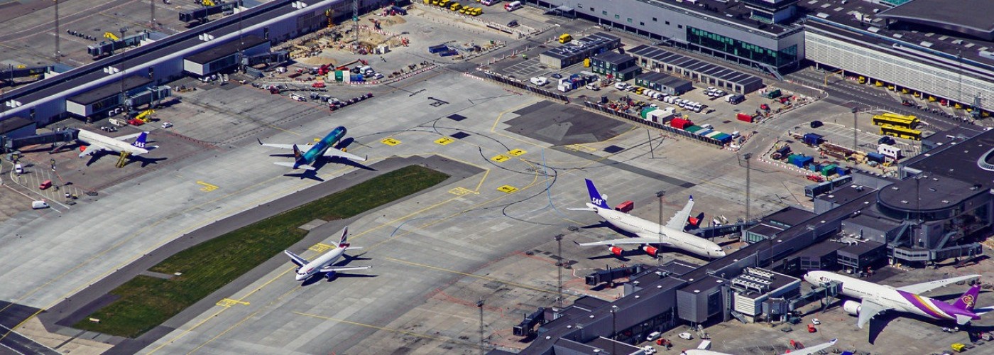 Над Копенгагеном виявили невідомі дрони. Авіасполучення над данською столицею зупинено