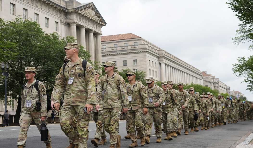 Патріот-анонім пожертвував $130 мільйонів на виплати військовим – Трамп