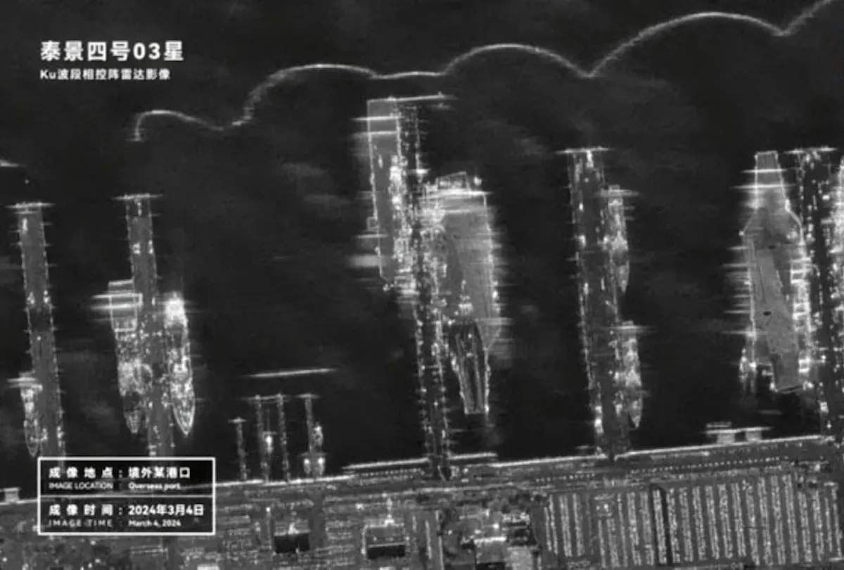 Satellite SAR image of U.S. warships taken by China’s ‘scientific’ satellite Taijing-4 03. Photo credits: SAR Journal