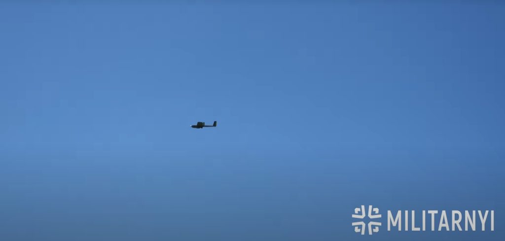 Дрон літакового типу від Twist Robotics під час польотів на заході DemoDay Brave1. Фото: Мілітарний