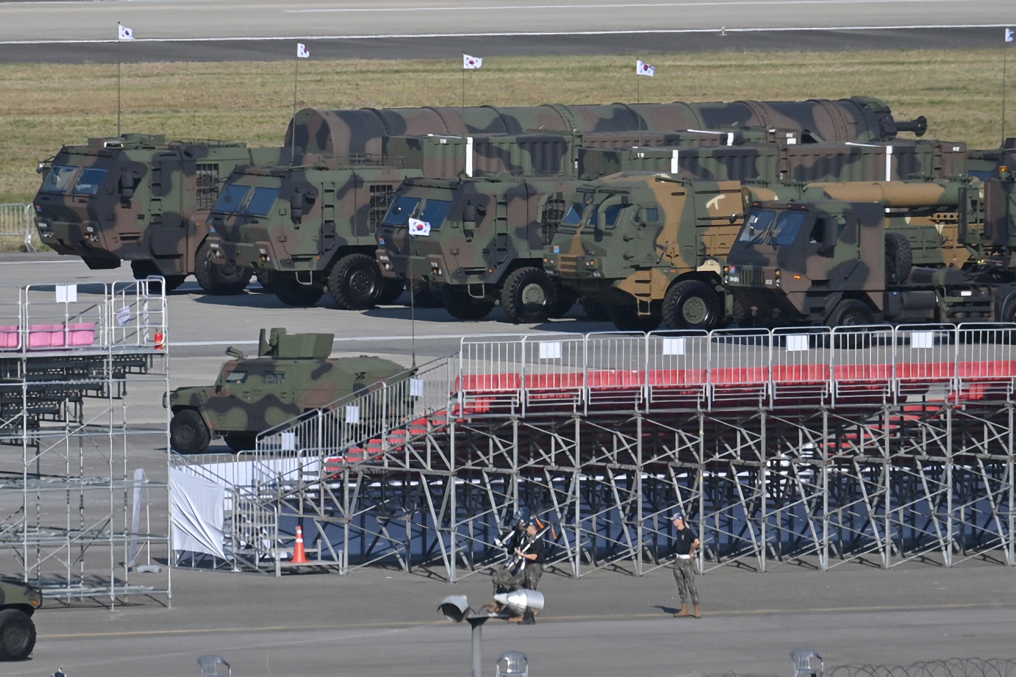 Hyunmoo-V launcher (rear). Photo credits: ハク Mason