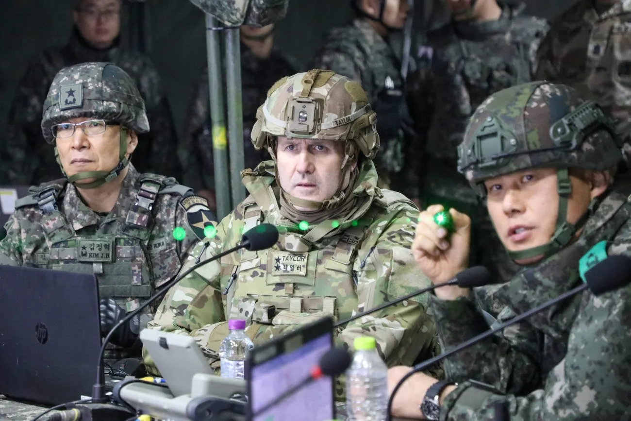 Генерал-майор армії Вільям «Хенк» Тейлор відвідує навчальний захід у Південній Кореї. Фото сержанта Лісет Еспінель/Армія США