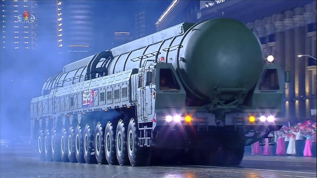 Міжконтинентальна балістична ракета Hwasong-20. КНДР, жовтень 2025. Джерело: телебачення Північної Кореї