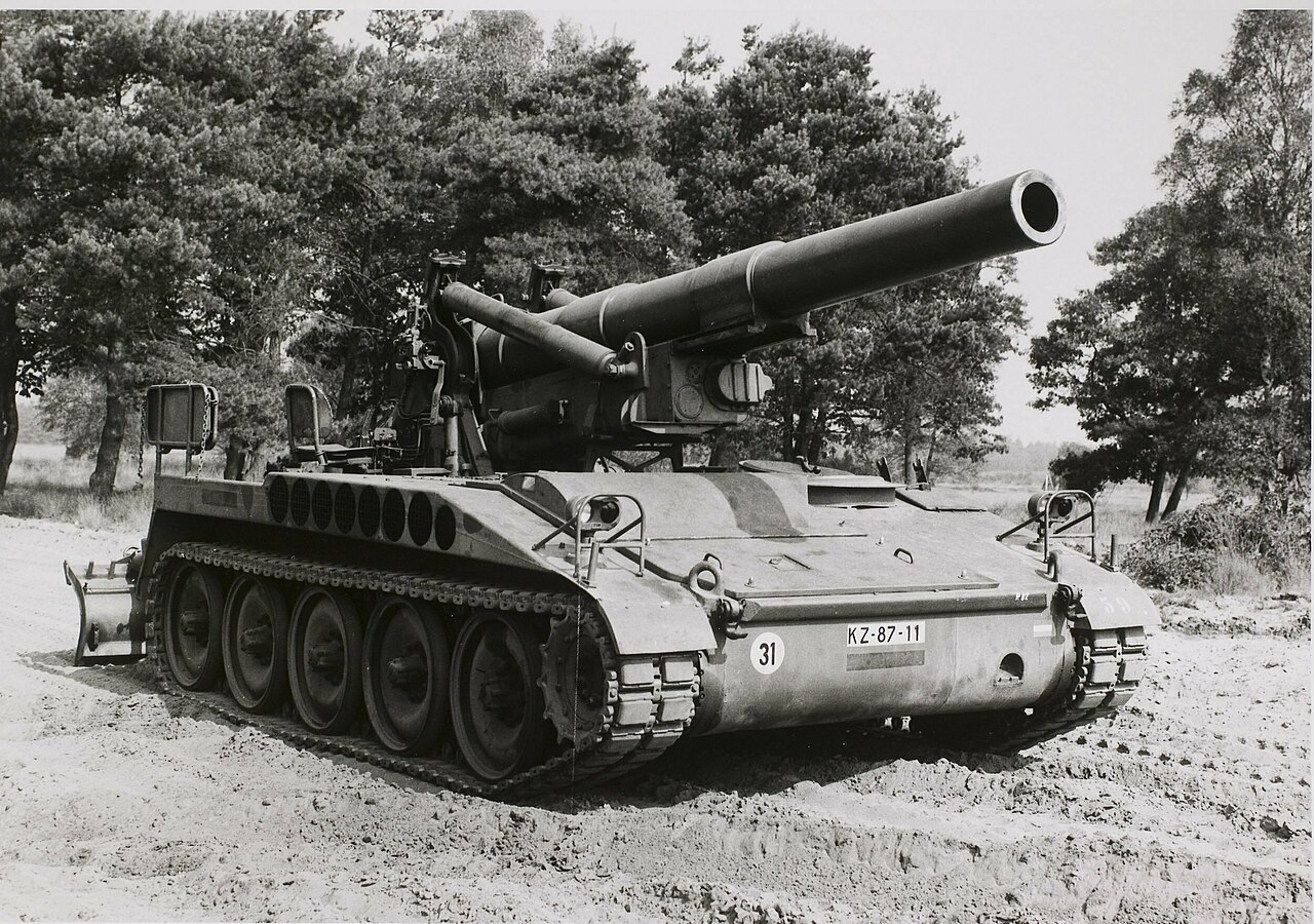 Самохідна гаубиця M110 калібру 203 мм. Джерело: Wikipedia