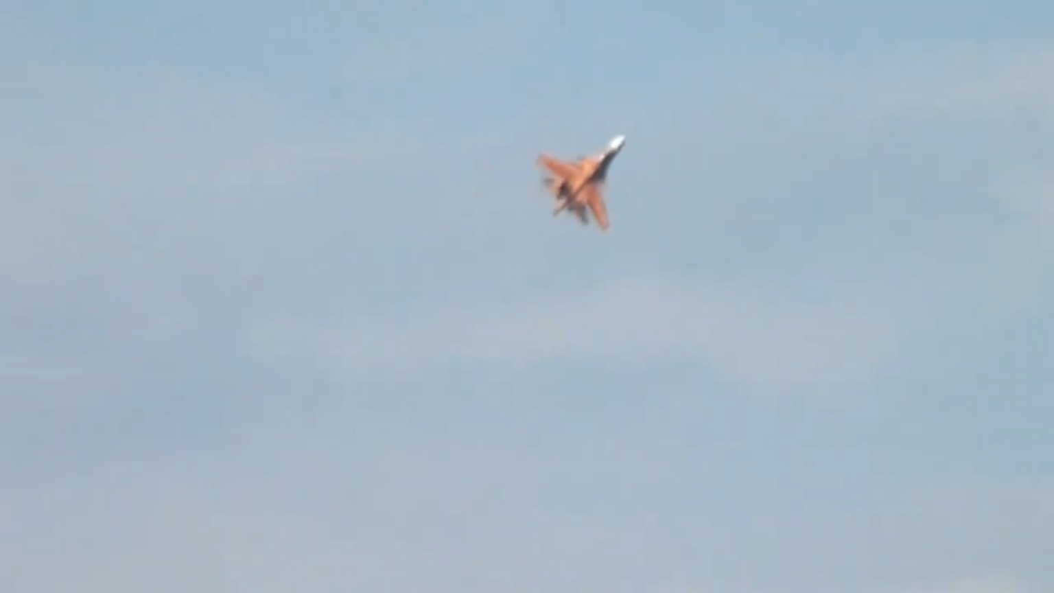 A Su-34M bomber flying in desert camouflage. Photo credits: Arab-Military