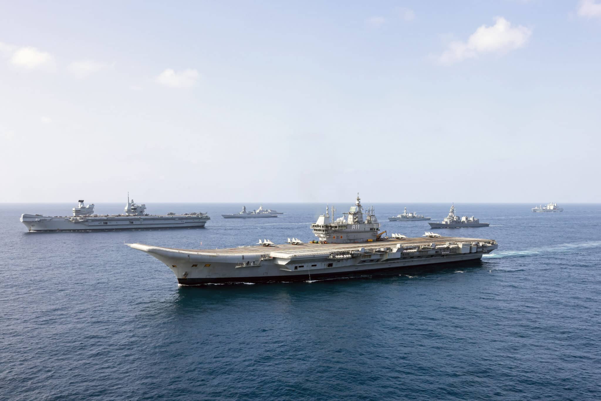 Індія та Велика Британія провели перші спільні авіаносні операції