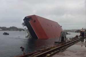 В Севастополі затонув плавкран довгобуд окупантів: відомо про двох загиблих