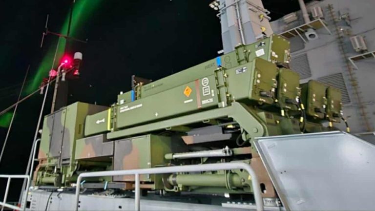 Diehl та Lockheed Martin інтегрують ракету IRIS-T у корабельну систему ...