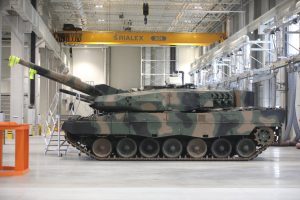 Польща інвестує понад 230 млн доларів у бронетанковий завод