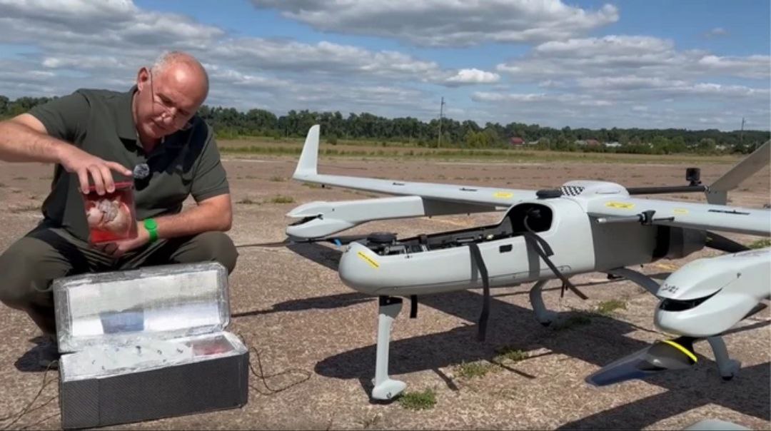 Experiment on transporting an organ on a PD-2 UAV, 2025. Photo credits: Boris Todurov/Oboronka project