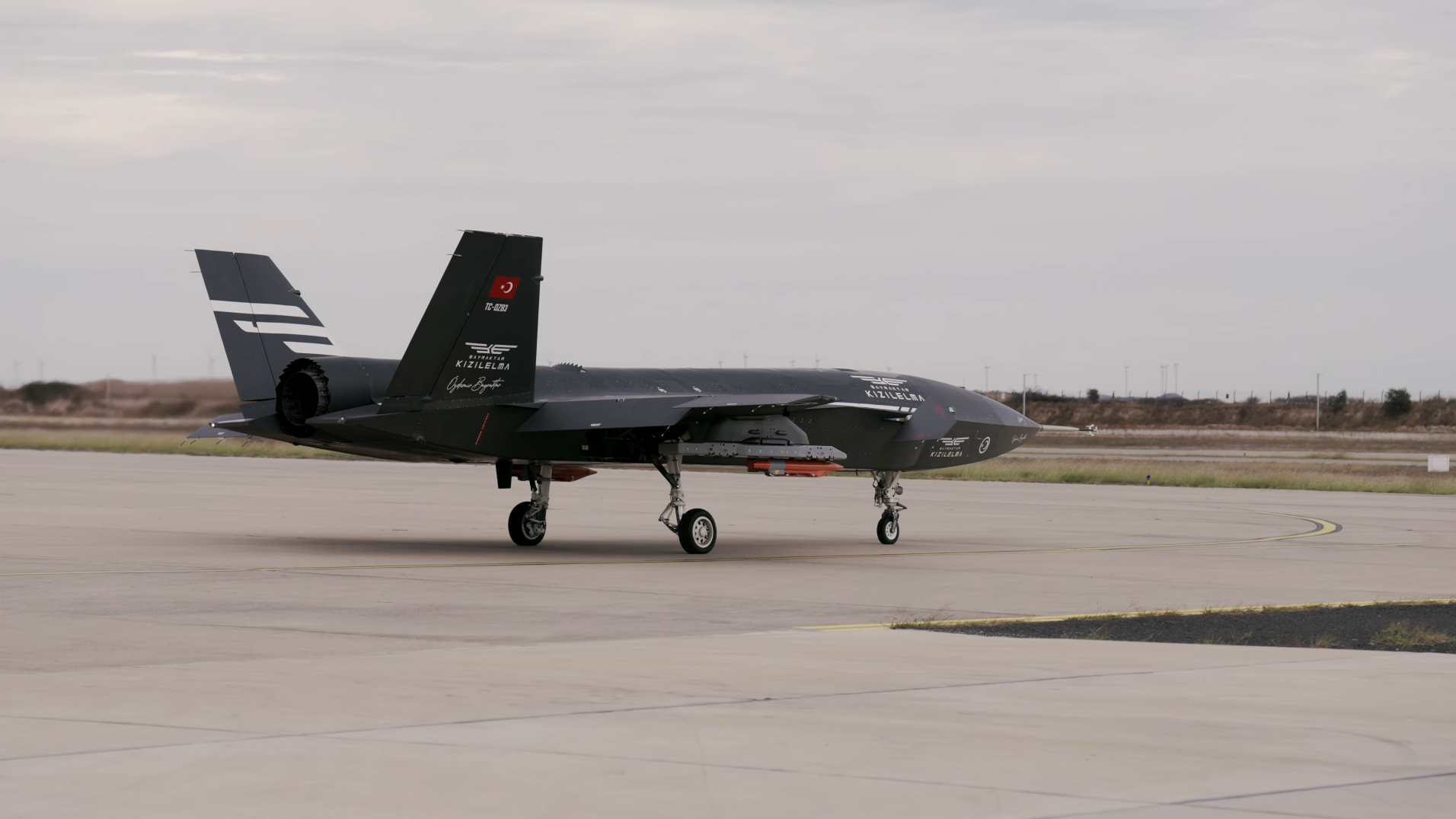 Kizilelma drone with TOLUN bomb, October 2025. Photo credits: Baykar Technologies.