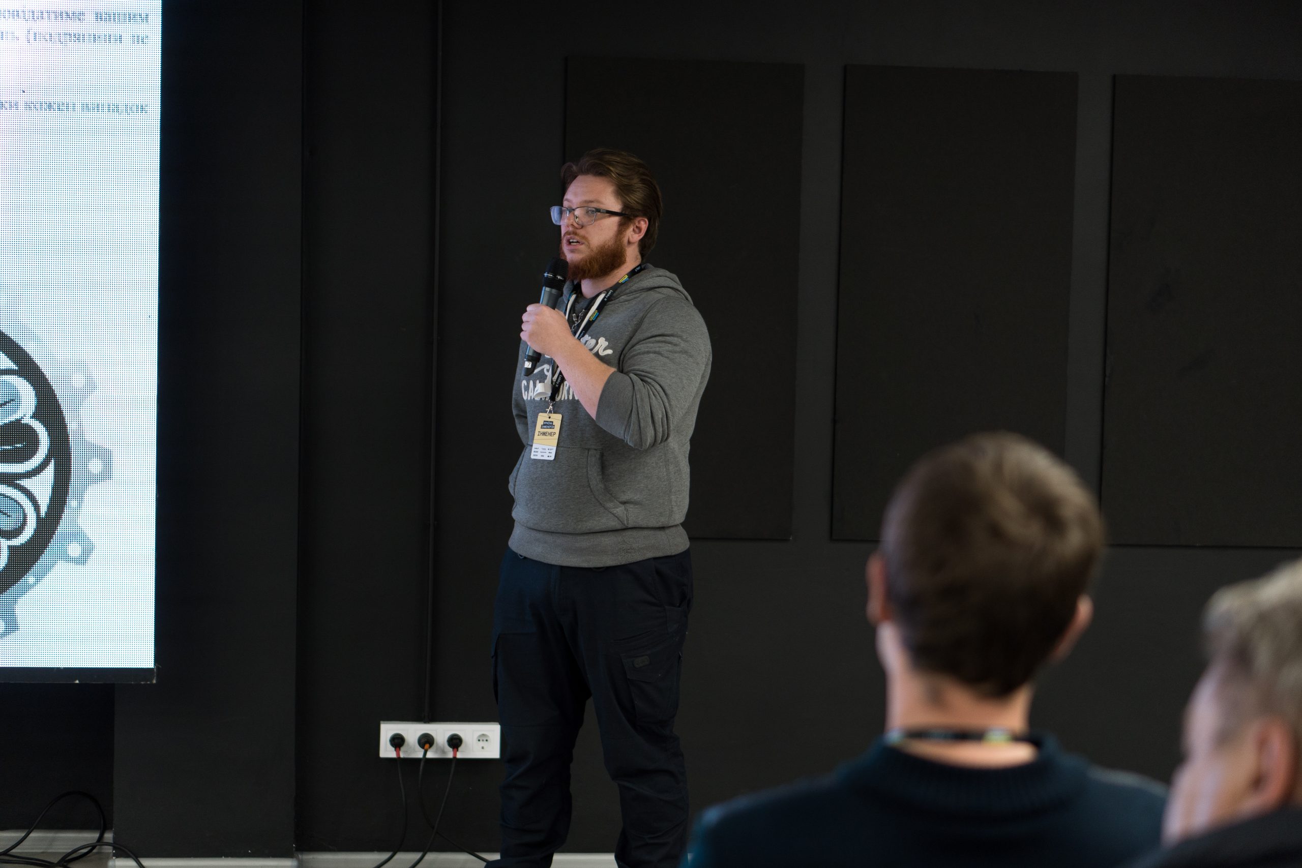 «Ірландець» під час пітчингу на Країні інженерів у Дніпрі. Фото: Мілітарний