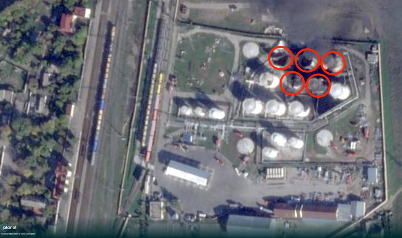 Вже чотири доби горить нафтобаза в Криму – ЗМІ