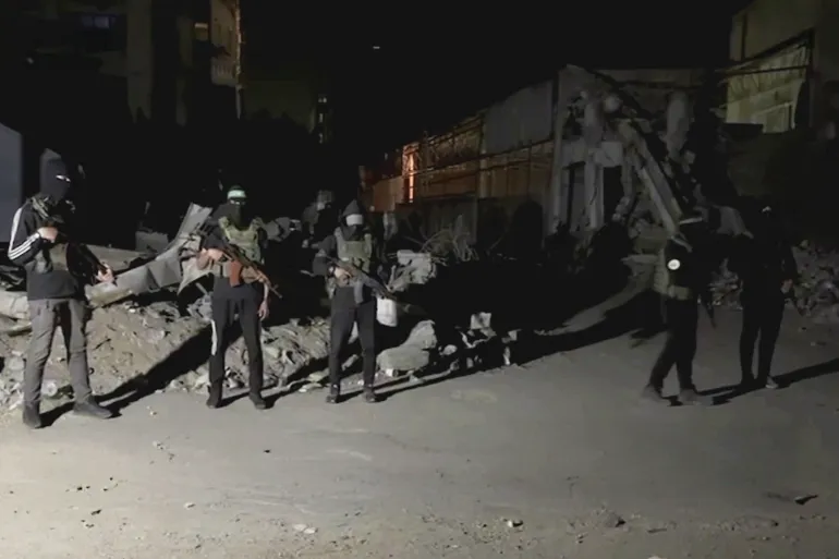 Бойовики ХАМАС в нічній Газі. Джерело: Al-Jazeera