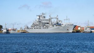 Німецький військовий корабель «Berlin» повертається з Атлантики через спалах хвороб