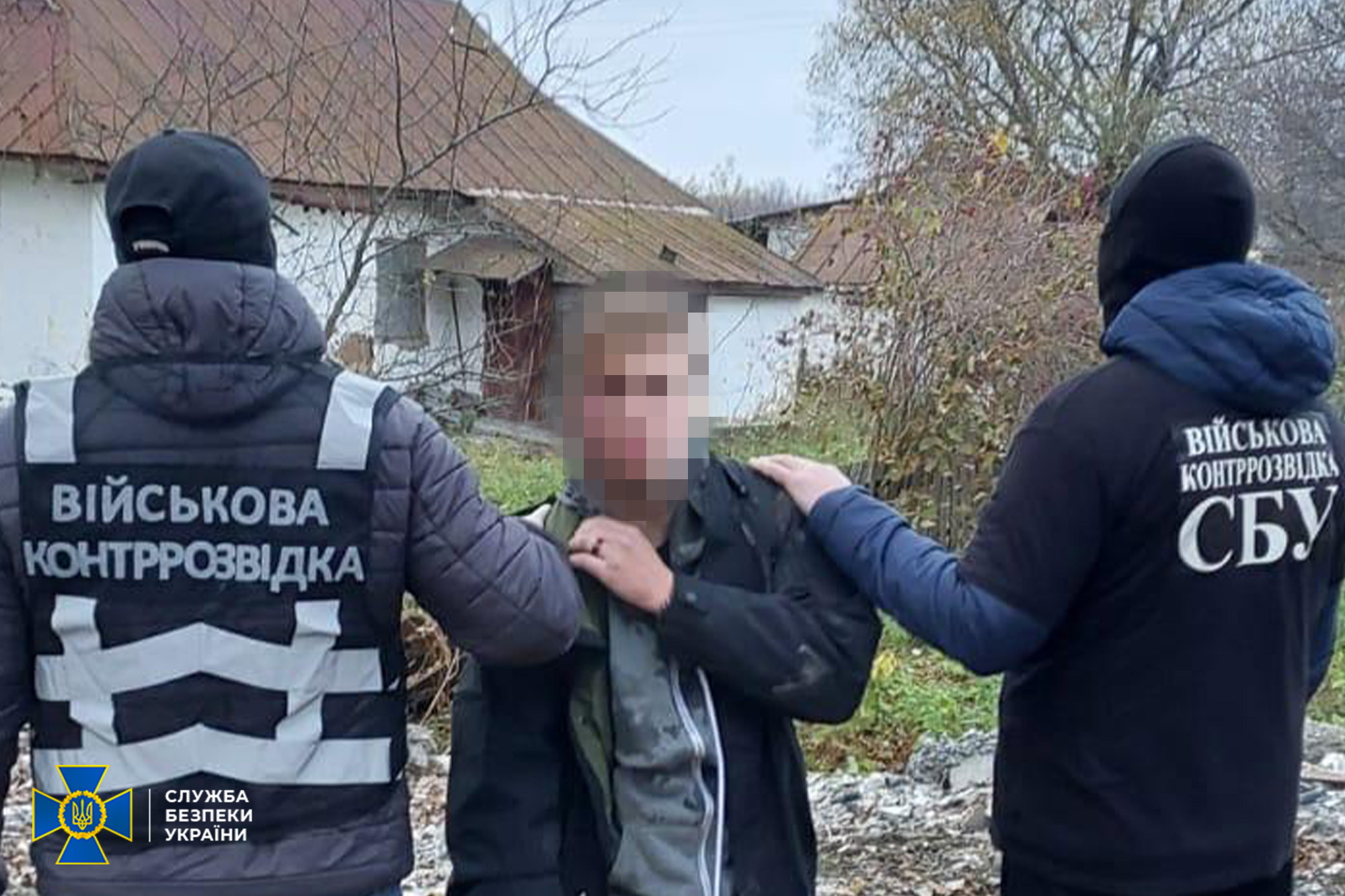 Detainee on suspicion of spying on Ukrainian military aircraft, Ukraine, November 2025. Photo credits: SSU