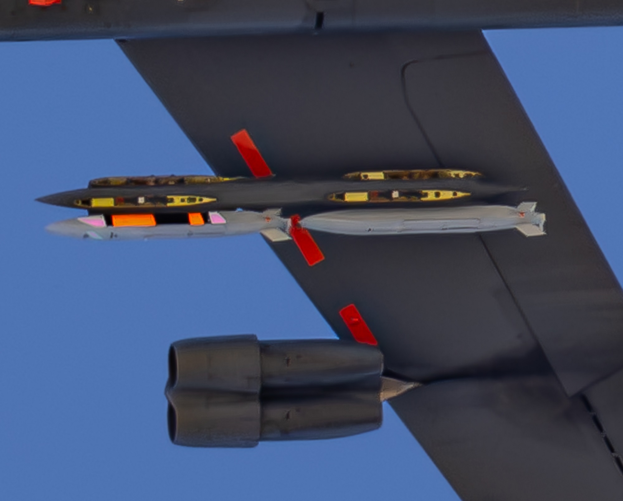 B-52 bomber with an LRSO missile. Photo credits: @lookunderocks