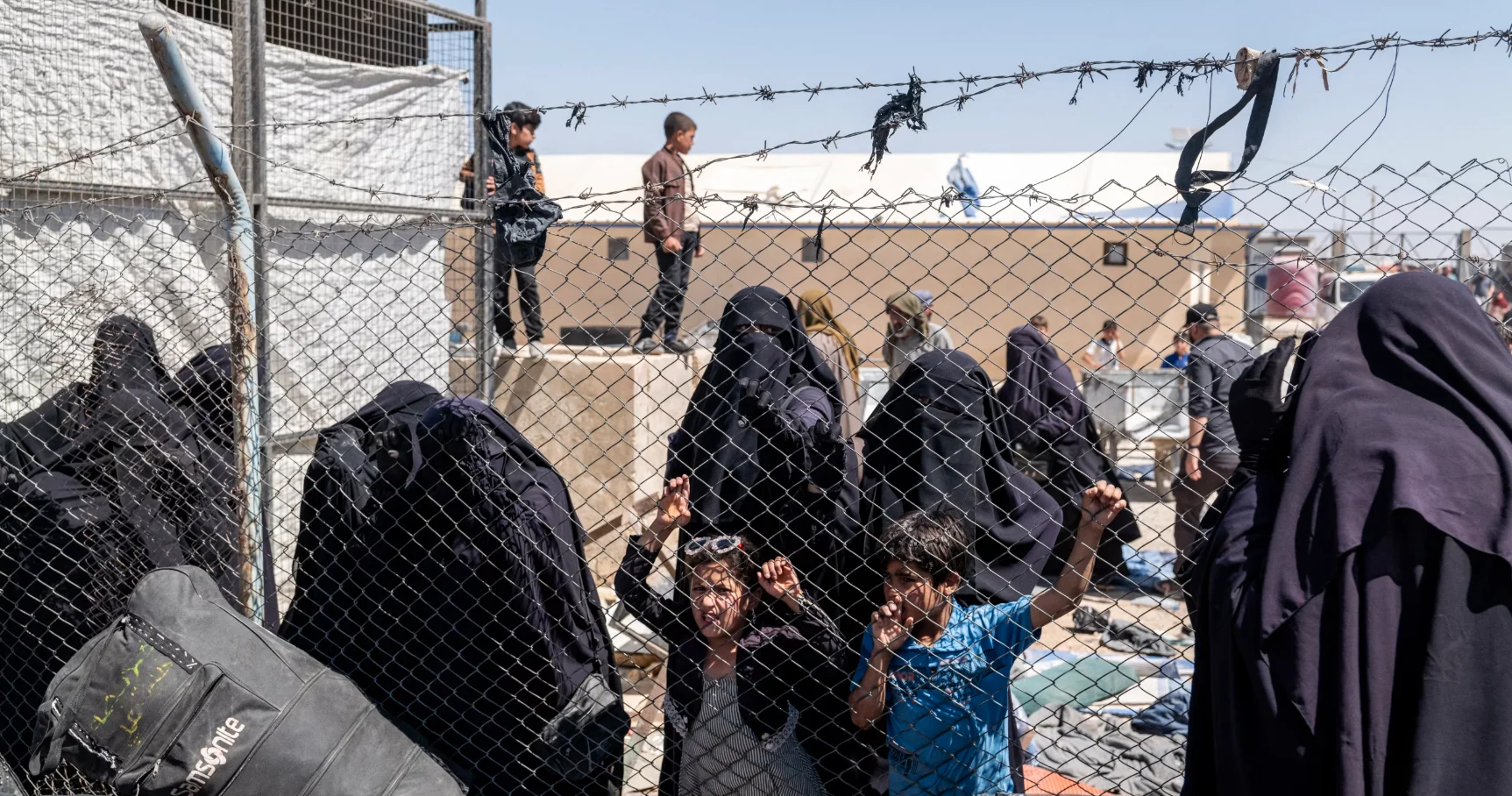 Зменшення фінансування залишає долю в’язниць та таборів ІДІЛ невизначеною.