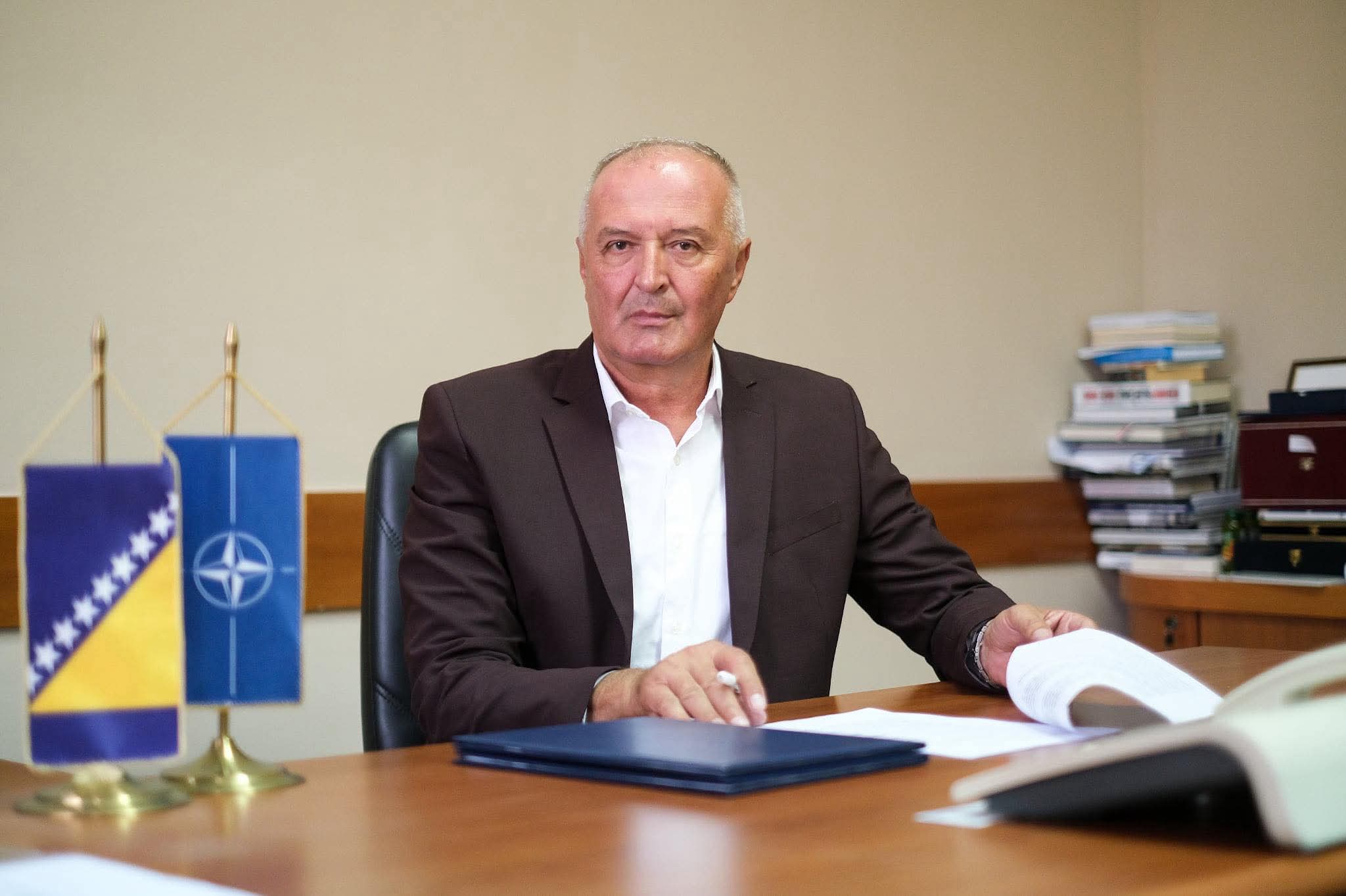 Міністр оборони Боснії і Герцеговини Зукан Хелез. Фото: Facebook-сторінка політика