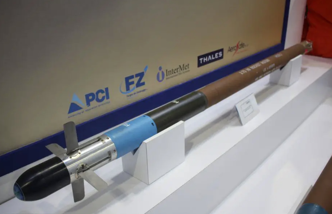 70 mm FZ275 LGR missile with seeker head. Photo credits: armyrecognition.com