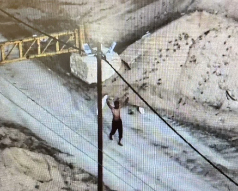 Терорист ХАМАС перетнув Жовту лінію і здався солдатам ЦАГАЛу в суботу, повідомив американський чиновник CBS News.