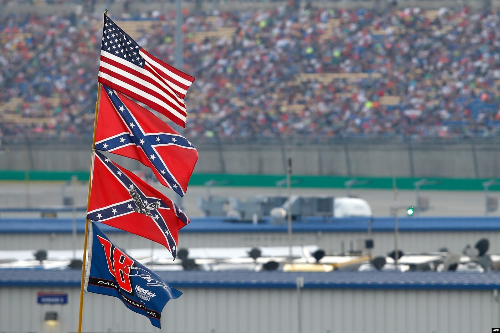 Swastika and Confederate Flag: US Coast Guard Relaxes Rules on Hate Symbols