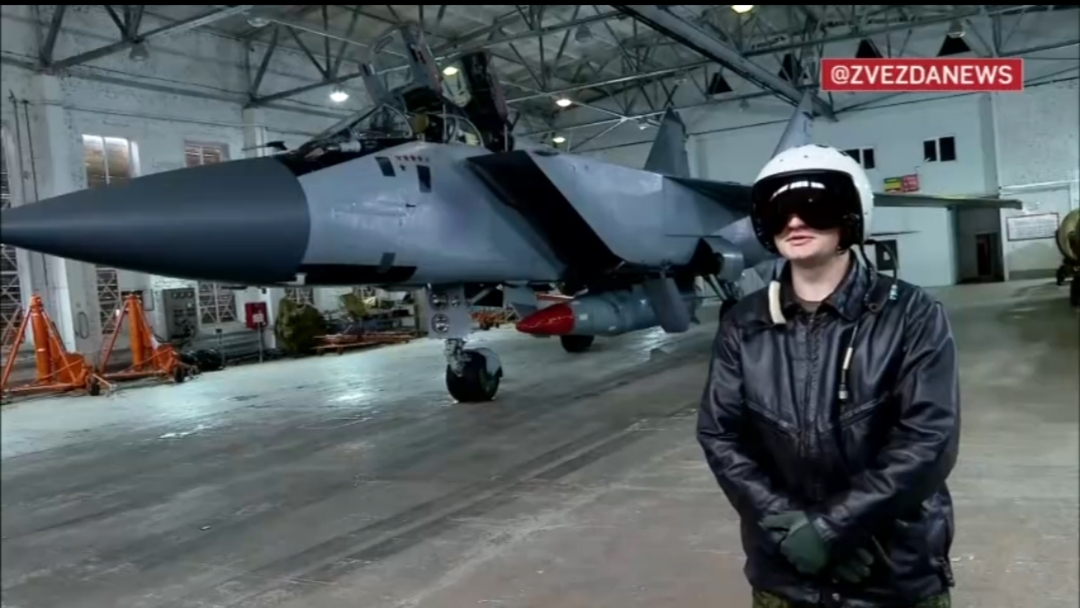 Російський винищувач МиГ-31К з ракетою «Кинжал». Листопад 2025. Джерело: Zvezdanews