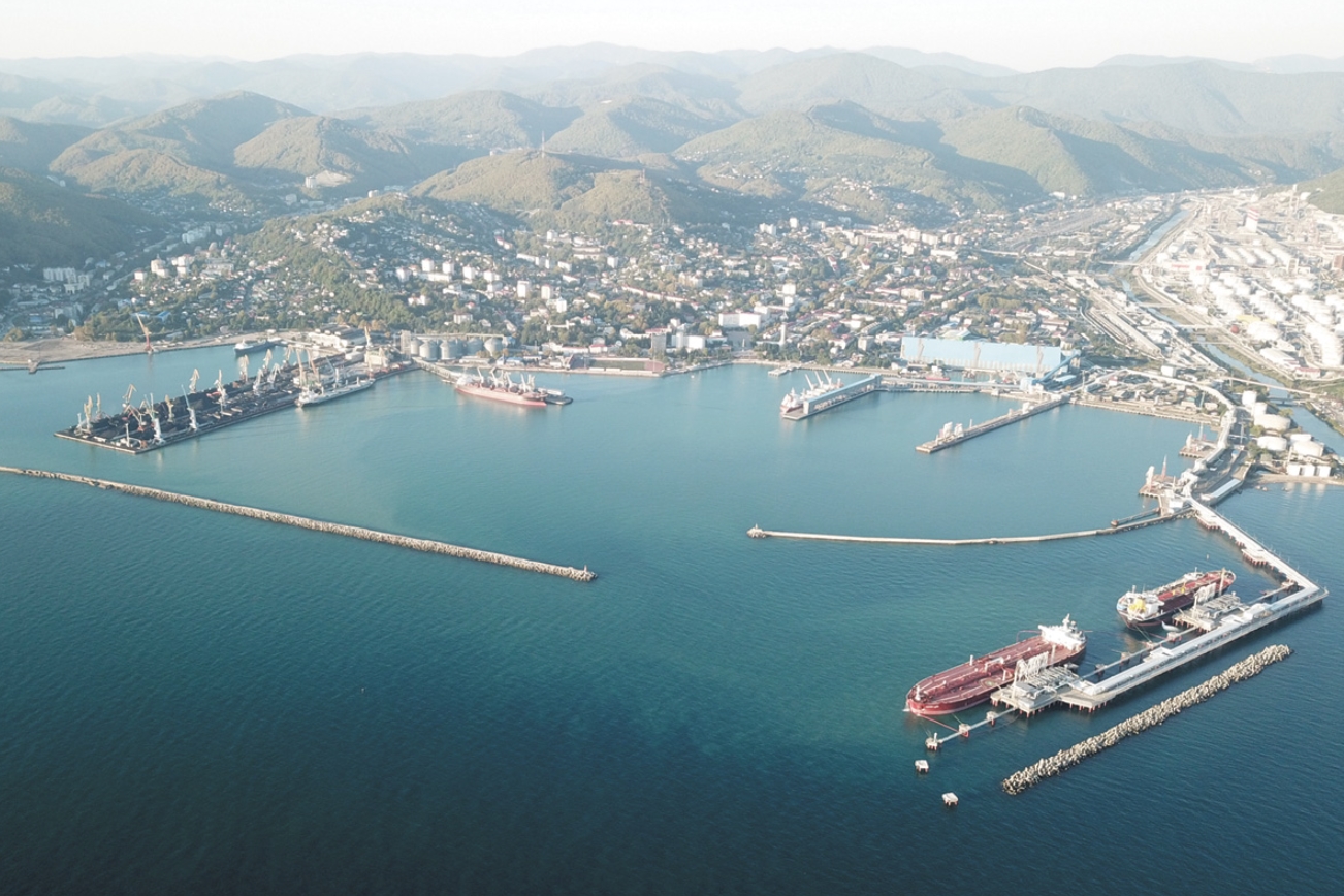 Ukrainian Drones Halt Oil Exports From Russian Port of Tuapse
