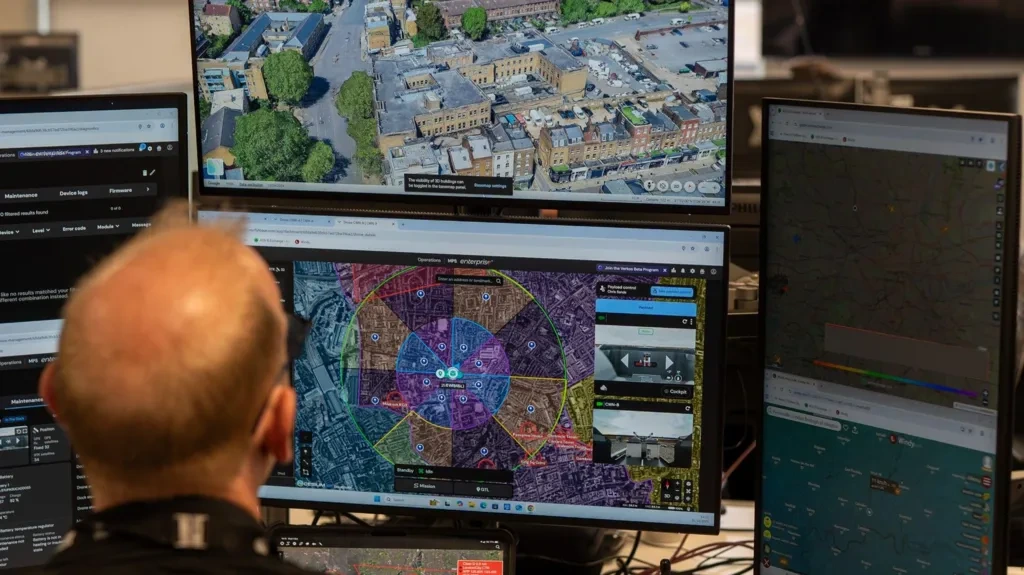 Пункт керування безпілотниками поліції Лондона. Фото BBC