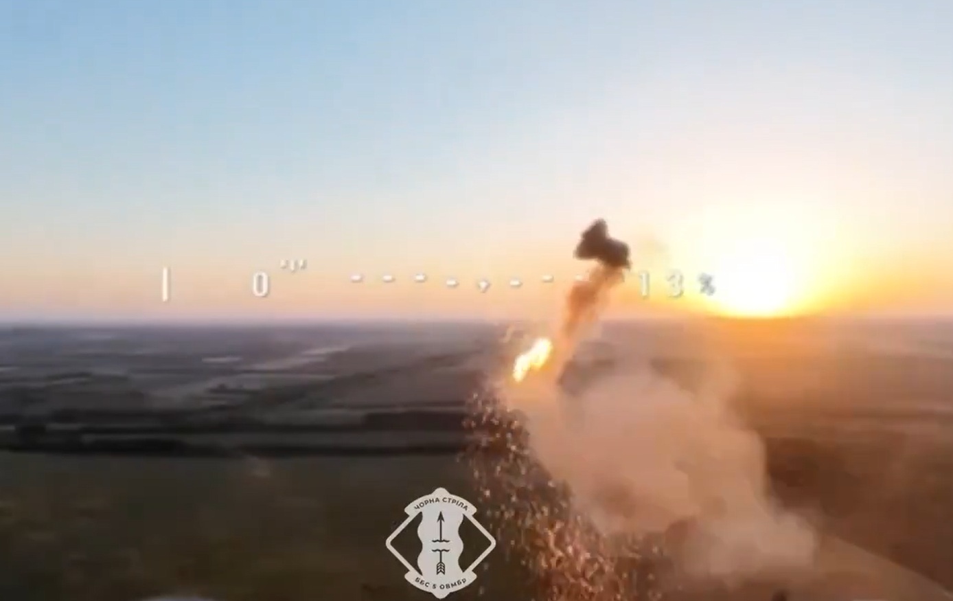 Shotgun Drone of Black Arrow Unit Destroys Enemy FPV Drone