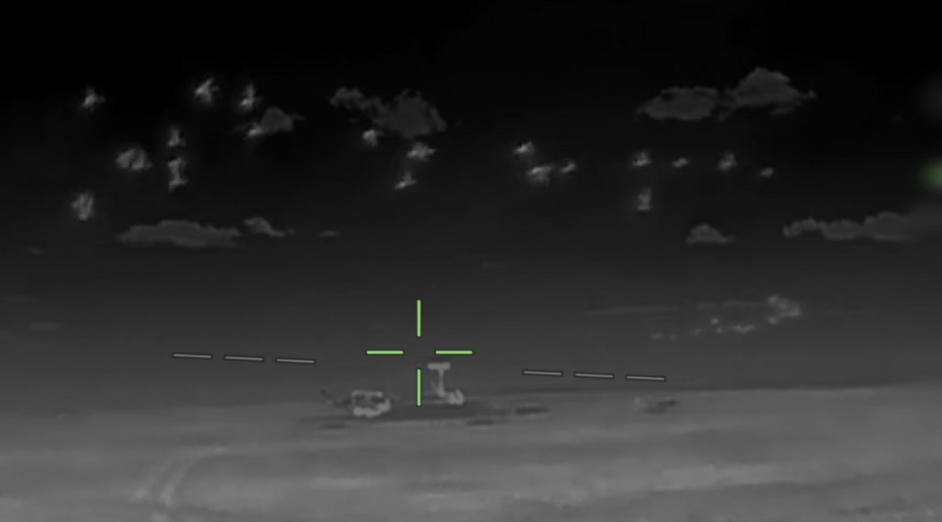 A bonus aesthetic shot of the movement of migratory birds in the Crimean sky, recorded by Ukrainian scouts. Photo credits: Defence Intelligence of Ukraine