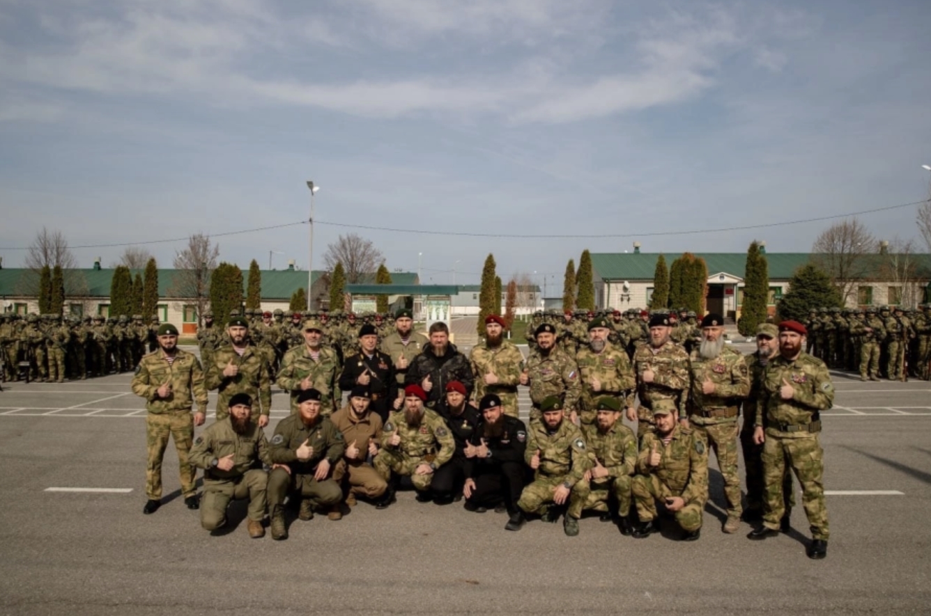 Бійці 141-го окремого спеціального мотострілецького полку «Ахмат-Північ» (полк «Север») в Грозному, Чечня. 2023 рік. Джерело: grozniy.bezformata.com